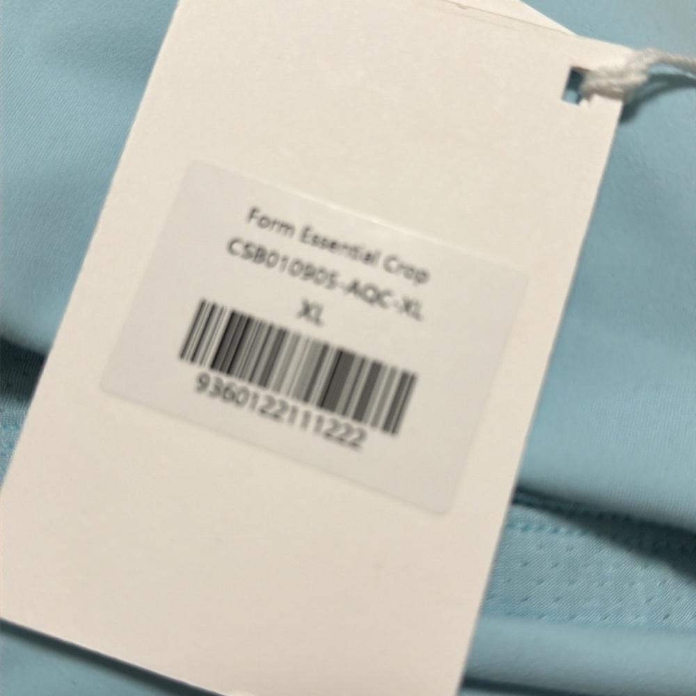 Csb Form Essentials Crop - Picture 8 of 8